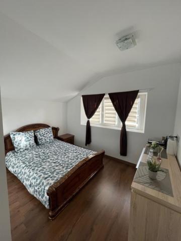 Studio Privee Vesoul -Wifi,Tv,Clim,Parking Gratuit Exteriör bild