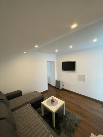 Studio Privee Vesoul -Wifi,Tv,Clim,Parking Gratuit Exteriör bild