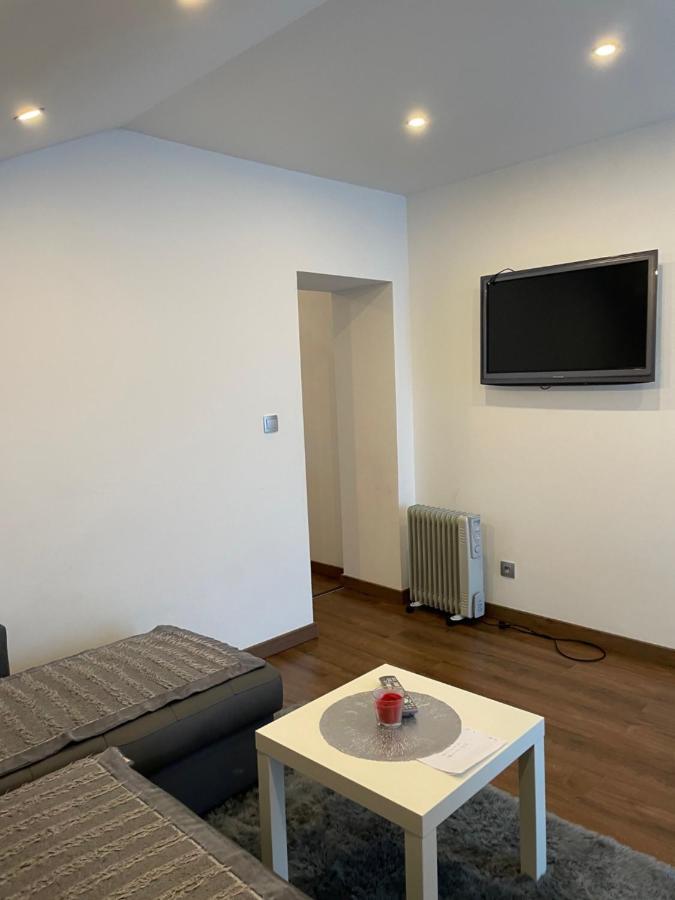 Studio Privee Vesoul -Wifi,Tv,Clim,Parking Gratuit Exteriör bild