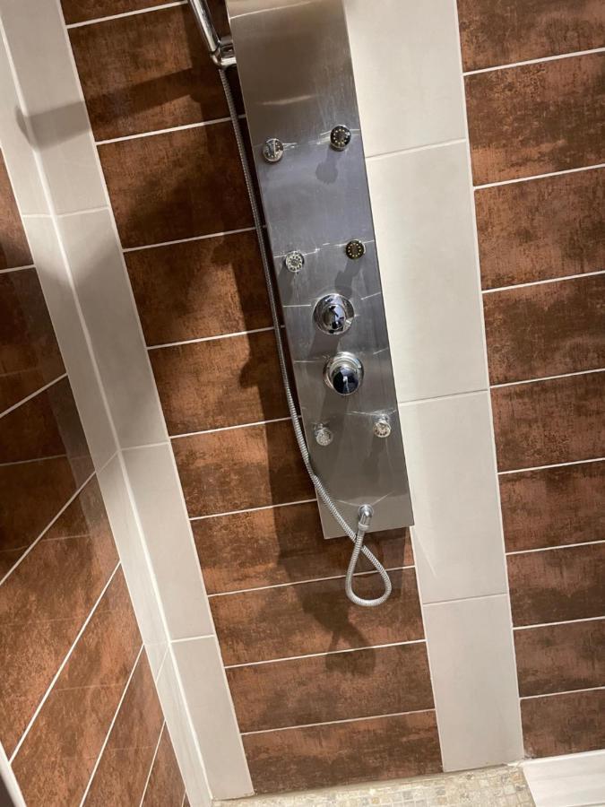 Studio Privee Vesoul -Wifi,Tv,Clim,Parking Gratuit Exteriör bild