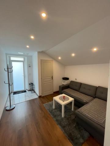 Studio Privee Vesoul -Wifi,Tv,Clim,Parking Gratuit Exteriör bild