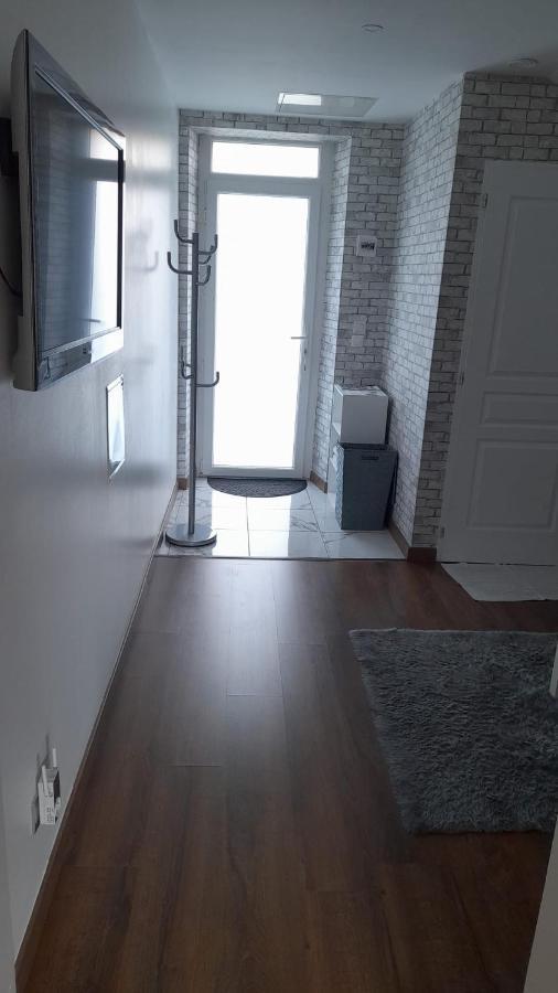 Studio Privee Vesoul -Wifi,Tv,Clim,Parking Gratuit Exteriör bild