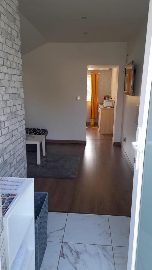 Studio Privee Vesoul -Wifi,Tv,Clim,Parking Gratuit Exteriör bild